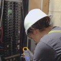 Where do electrician make the most?